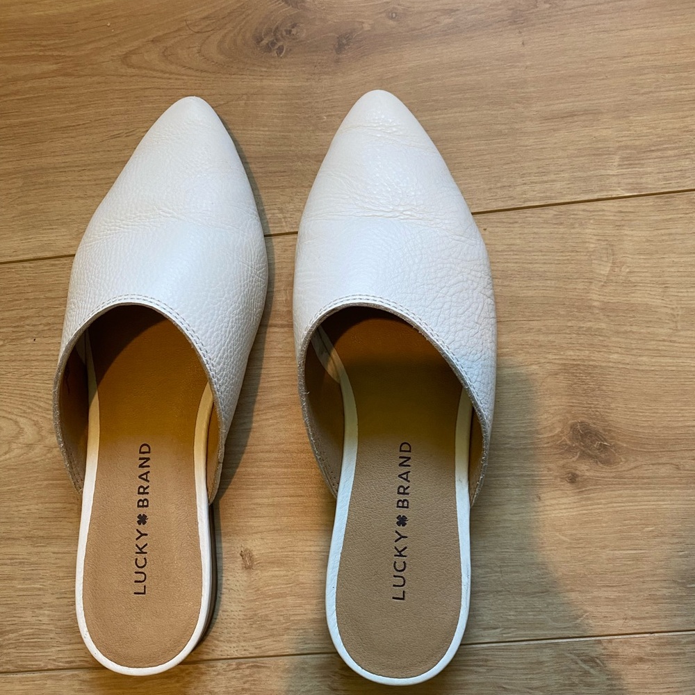 Lucky Brand Flat